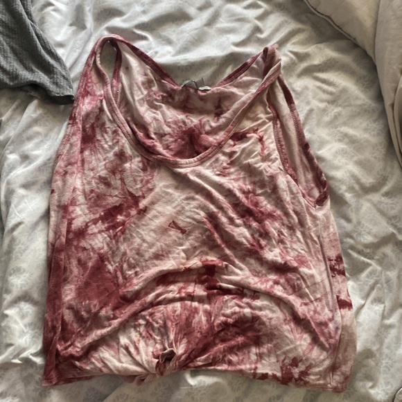 Tops - Picture 4 of 5